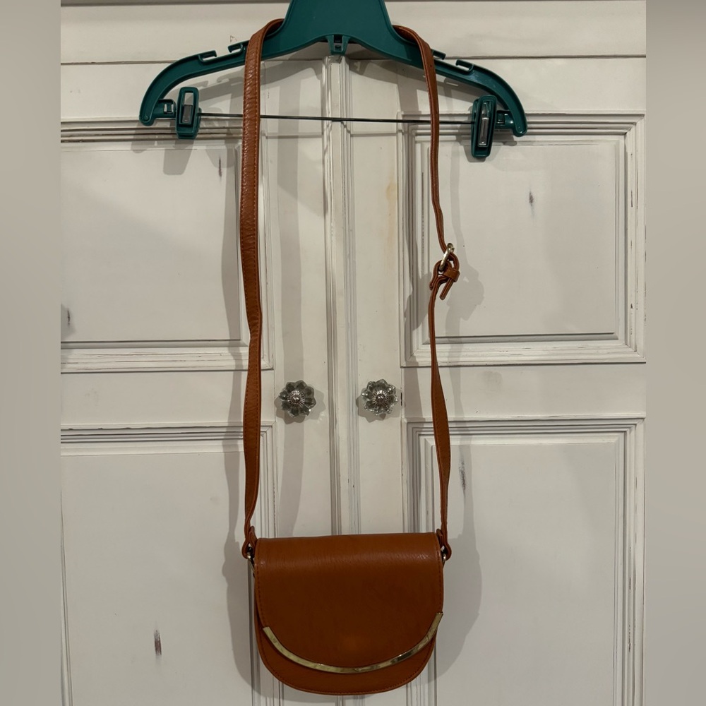 Classic Shoulder Strap Purse (Tan)